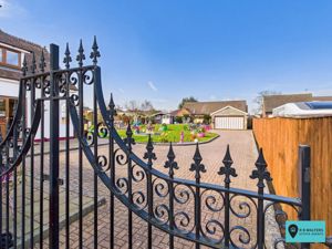 Driveway - click for photo gallery